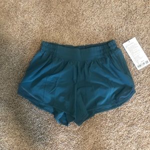 Lululemon Hotty Hot Shorts 4”